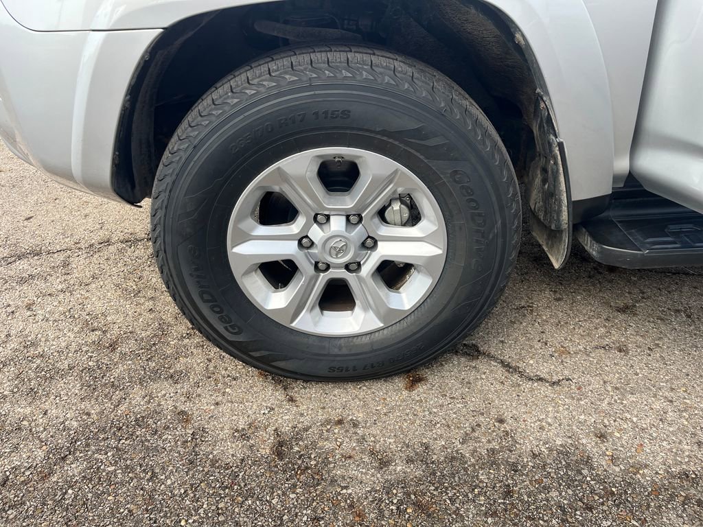 Used 2016 Toyota 4Runner SR5 image 26