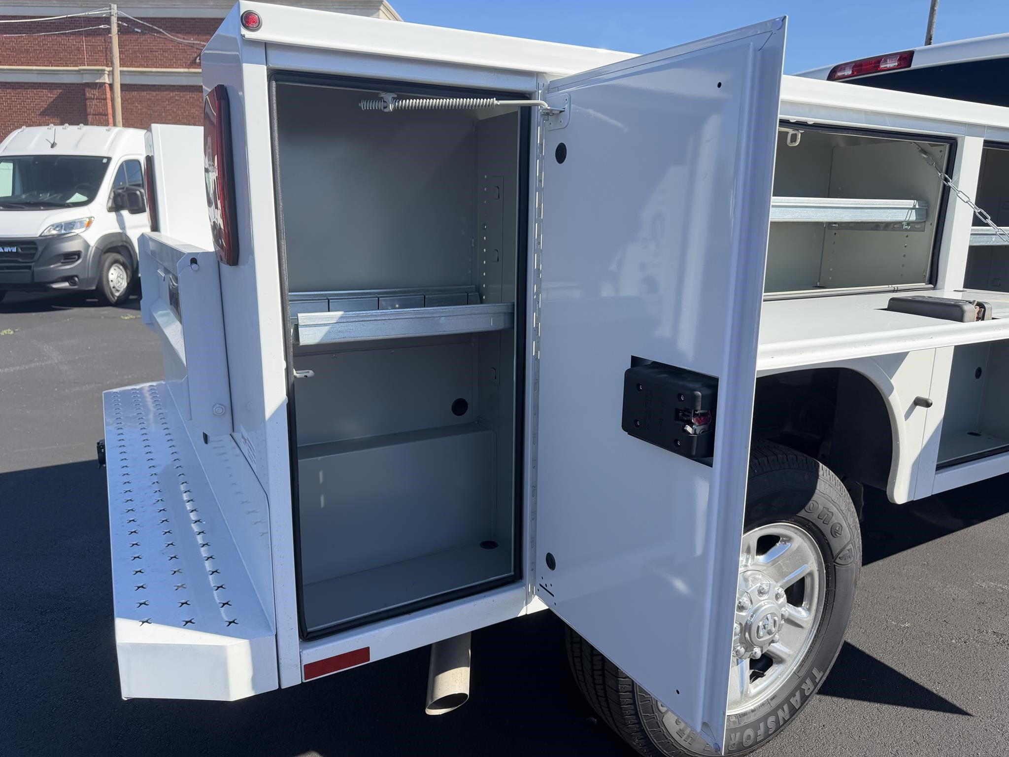 Used 2026 RAM 2500 Tradesman w/ Chrome Appearance Group AWD/4WD image 24