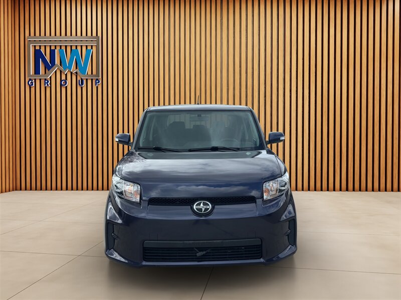 Used 2012 Scion xB FWD image 2