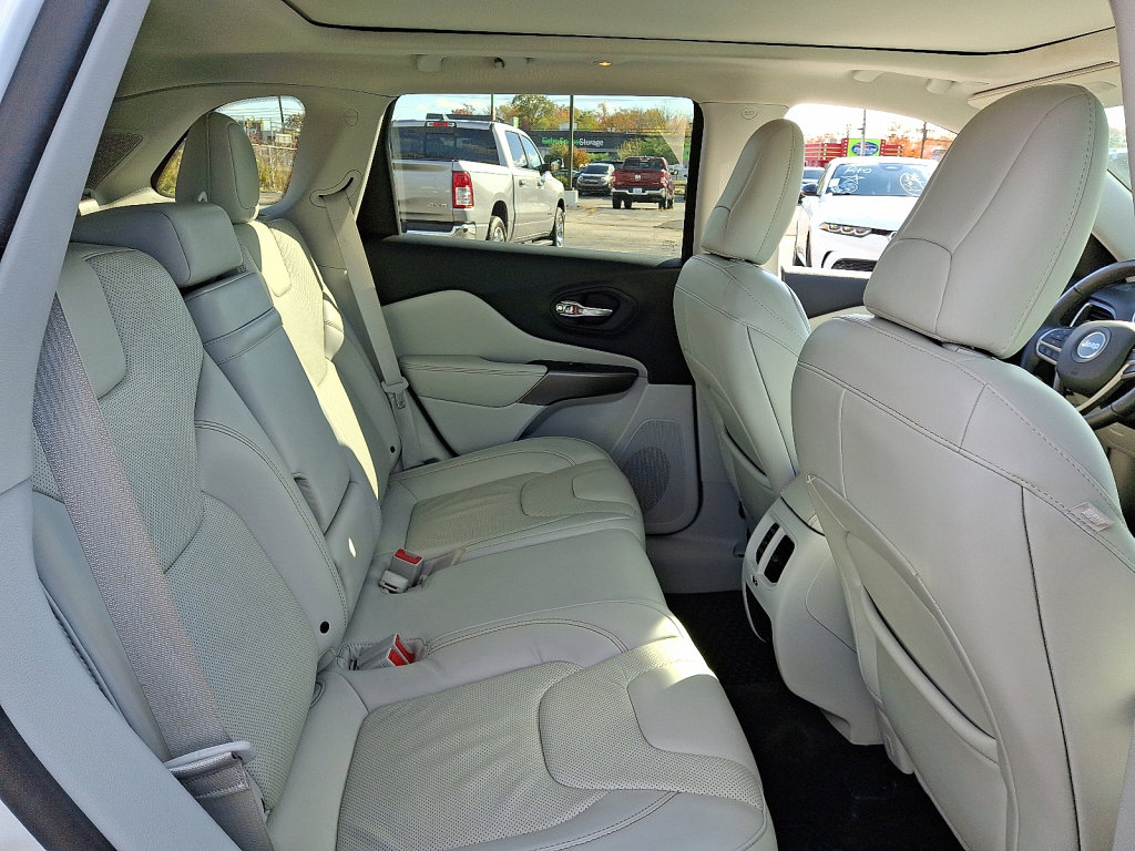 Used 2019 Jeep Cherokee Limited image 15