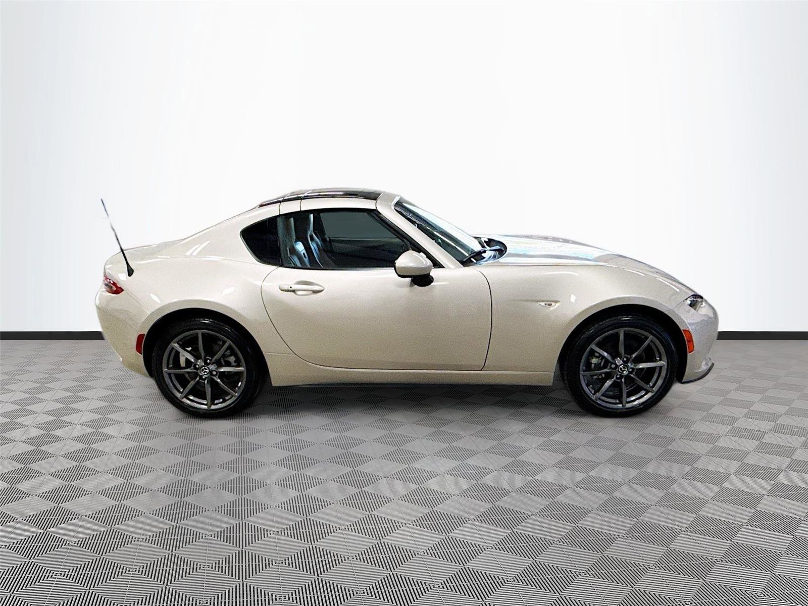 Used 2023 MAZDA MX-5 Miata Grand Touring w/ Weather Package image 8
