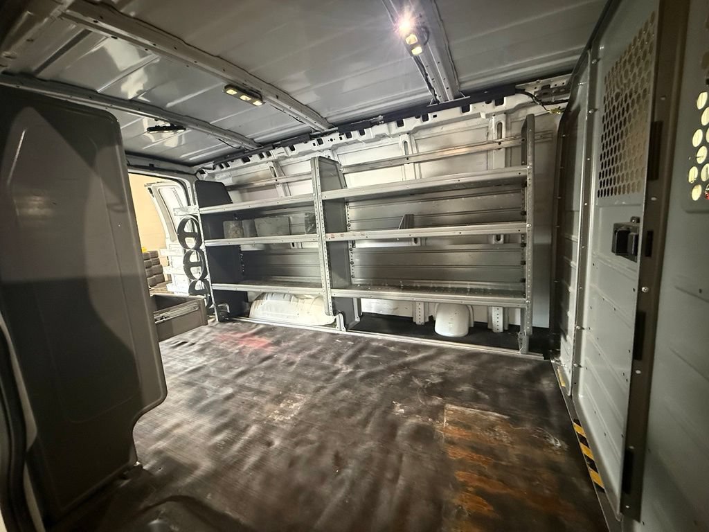 Used 2018 GMC Savana 2500 w/ Driver Convenience Package RWD image 24