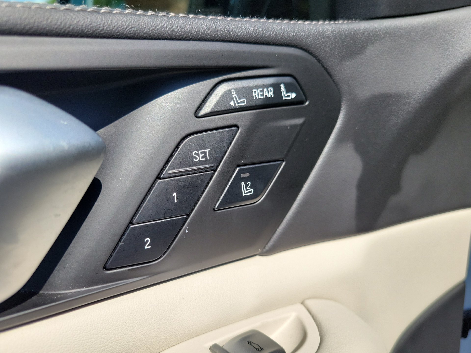 Used 2025 BMW X7 M60i AWD/4WD image 26