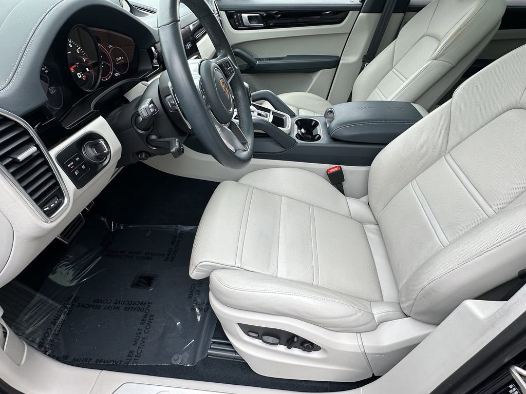 Used 2022 Porsche Cayenne S image 10