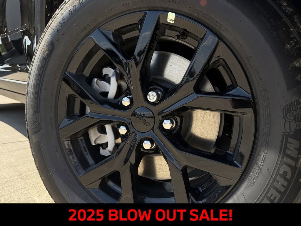 New 2025 Jeep Grand Cherokee L Altitude image 8