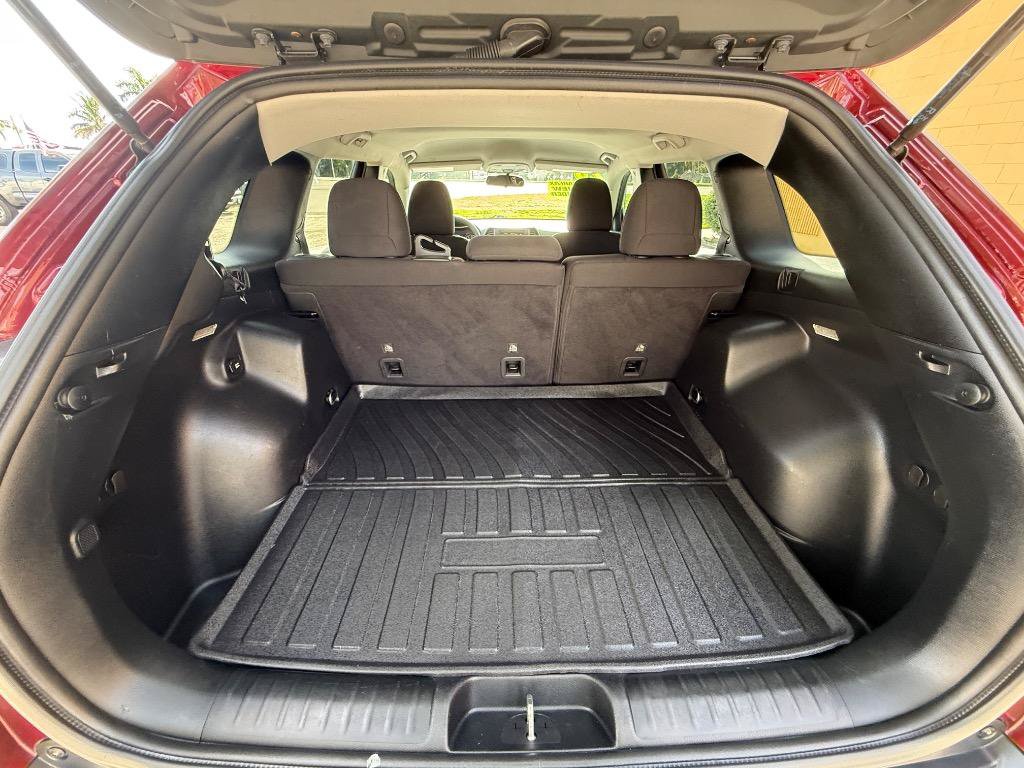 Used 2020 Jeep Cherokee Latitude FWD image 14