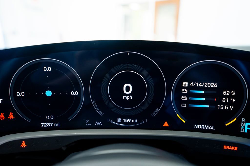 Used 2024 Porsche Taycan image 38