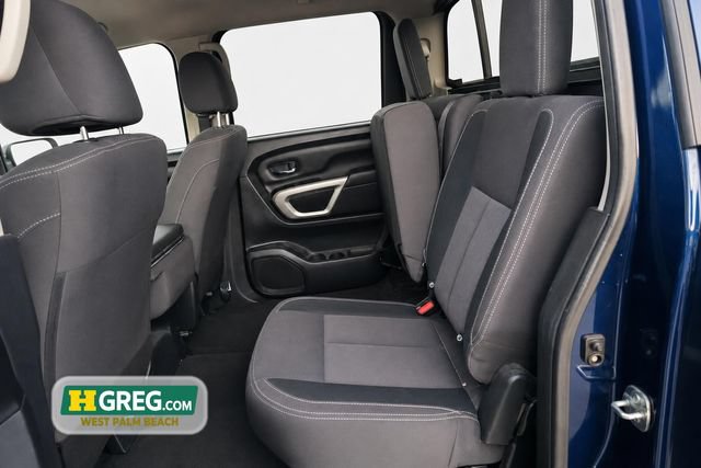 Used 2022 Nissan Titan SV RWD image 11