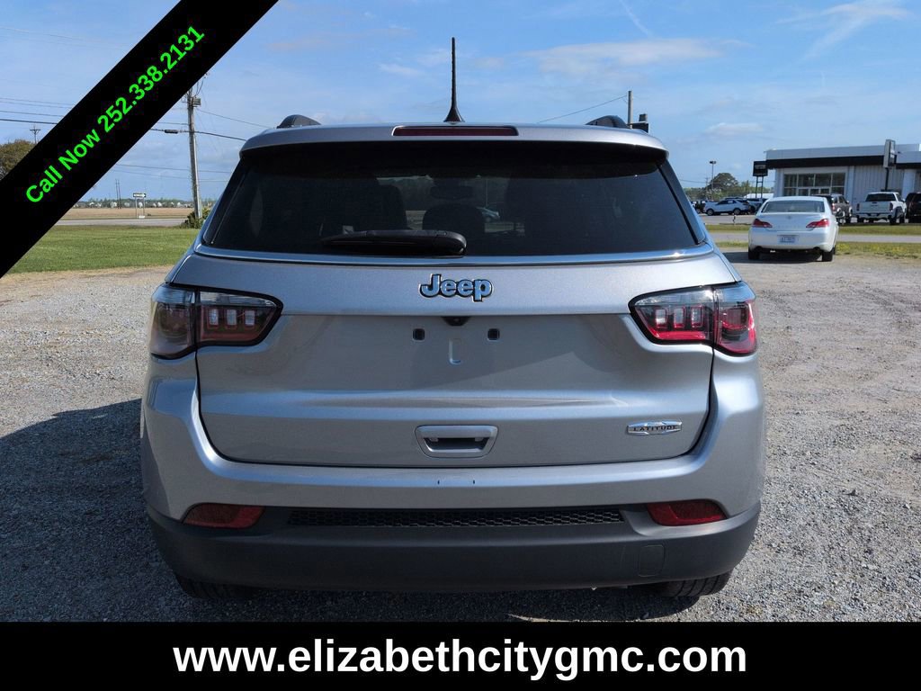 Used 2022 Jeep Compass Latitude FWD image 6