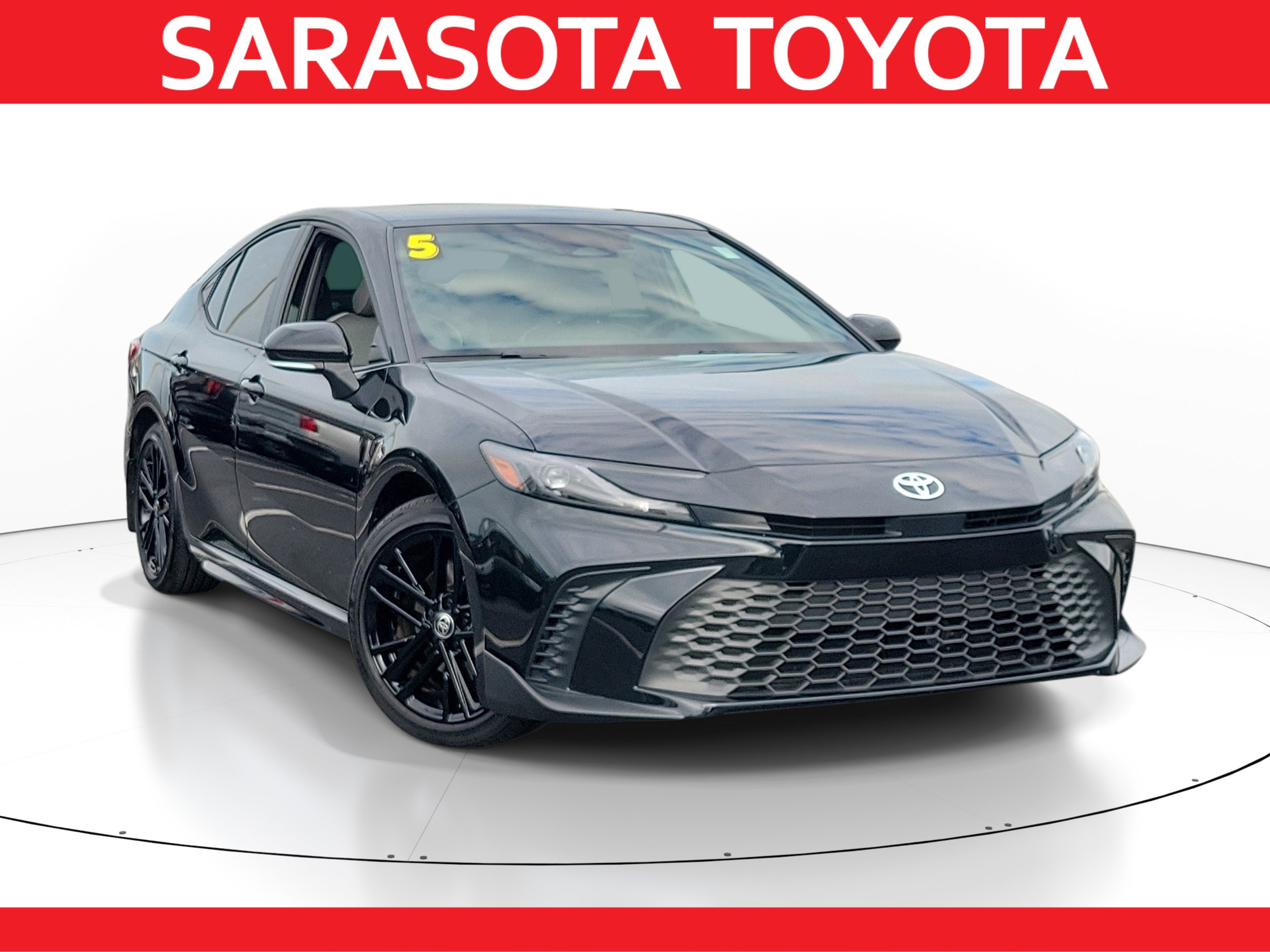 Certified 2025 Toyota Camry SE FWD image 1