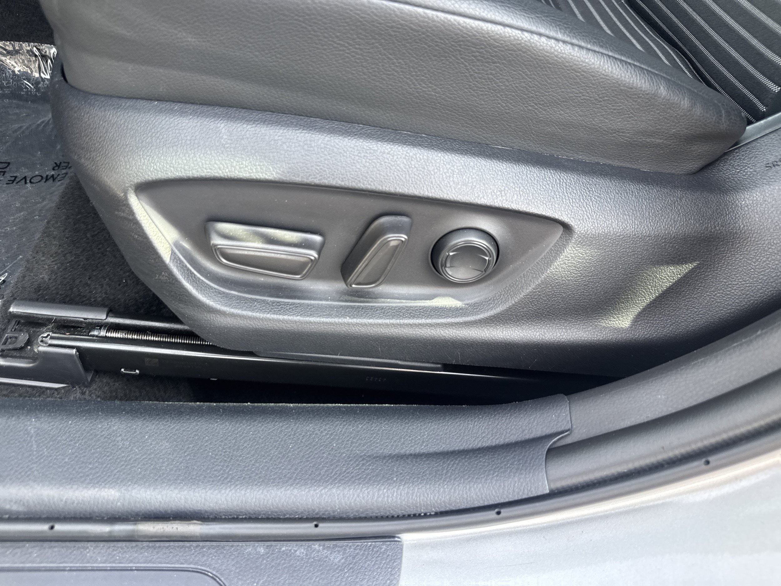 Used 2024 Toyota Camry SE FWD image 6