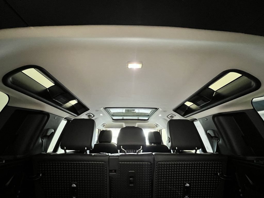 New 2024 Land Rover Defender 110 S AWD/4WD image 29
