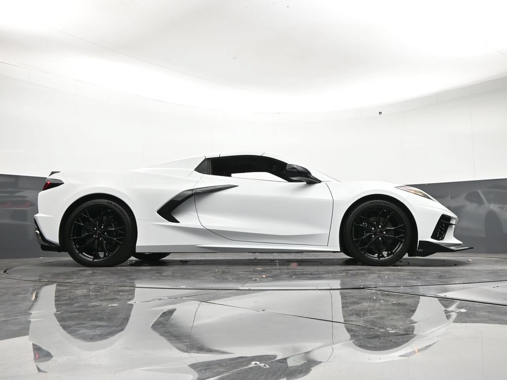 Used 2025 Chevrolet Corvette Stingray Convertible w/ Battery Protection Package RWD image 27