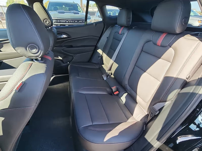 New 2026 Chevrolet Trax RS w/ Sunroof Package image 19