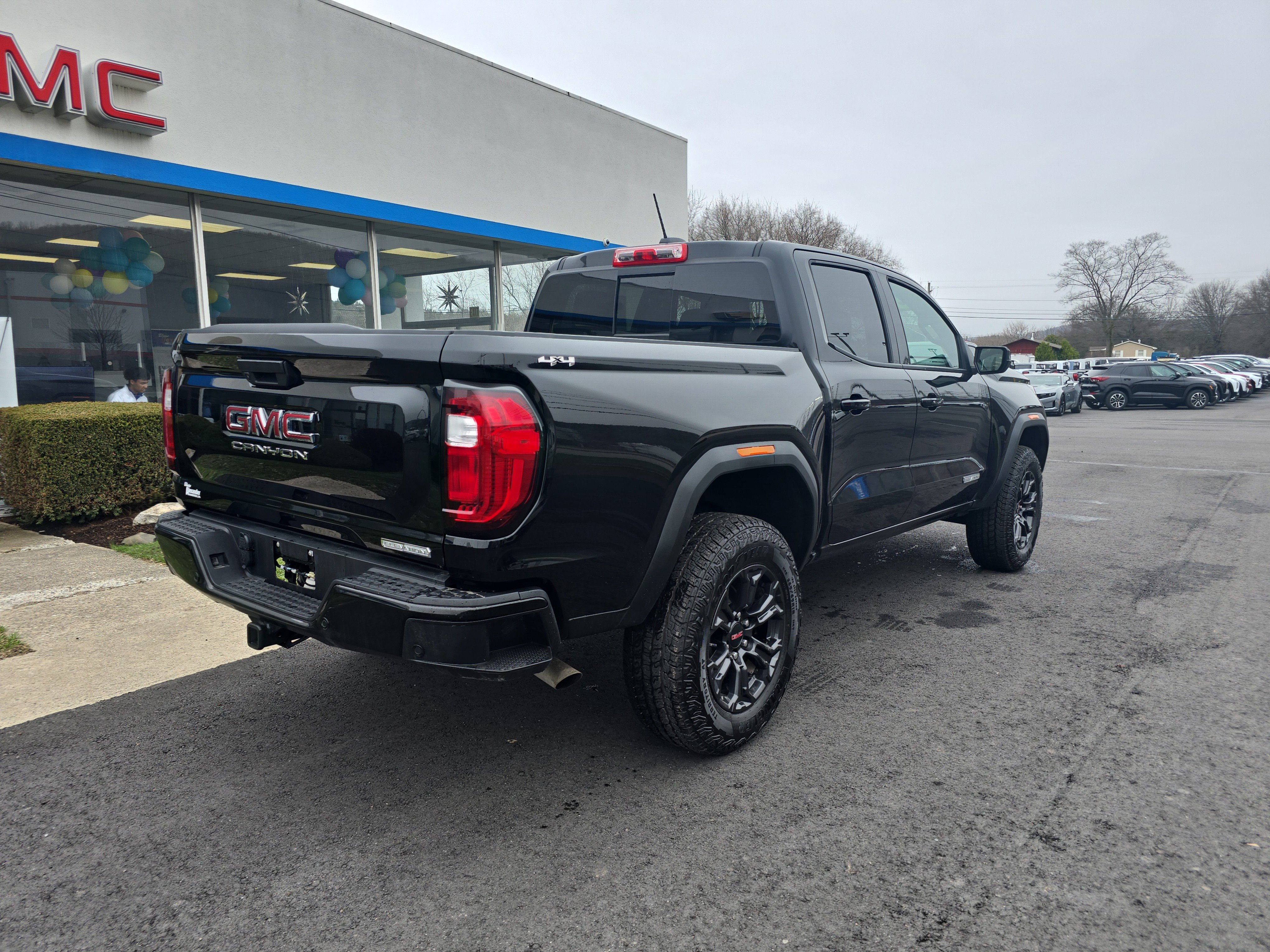 Used 2025 GMC Canyon Elevation AWD/4WD image 3