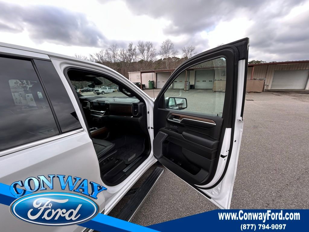 Used 2022 Chevrolet Silverado 1500 High Country w/ High Country Premium Package image 23