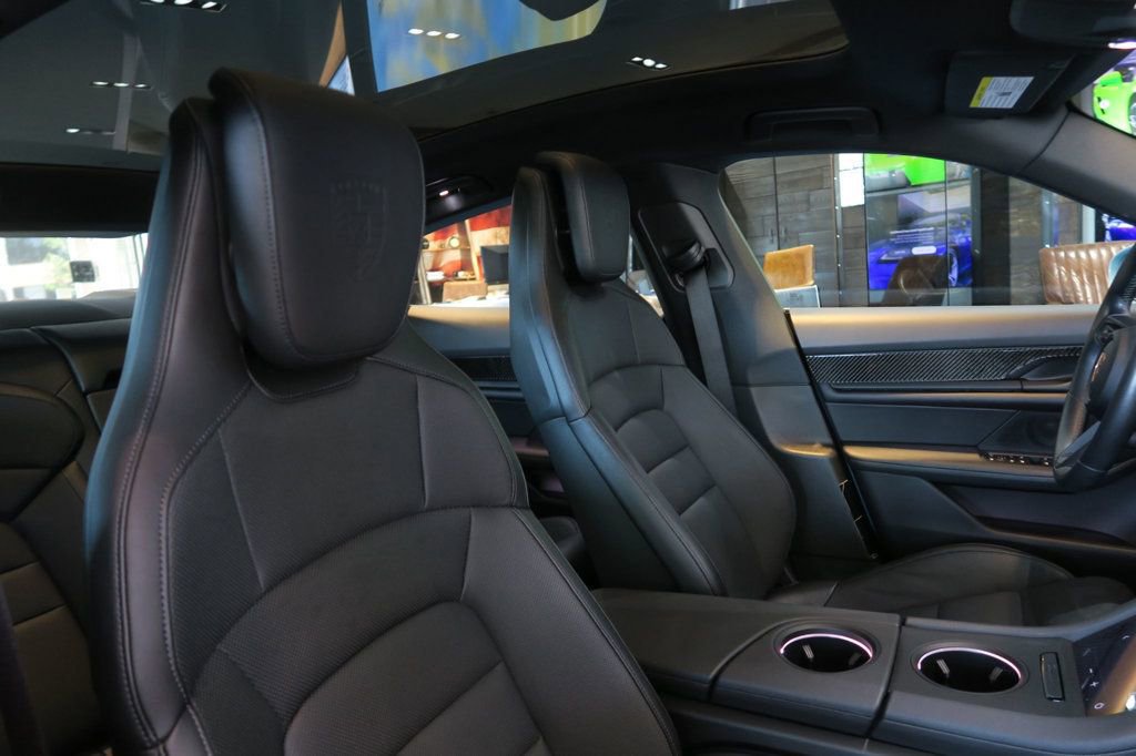 Used 2022 Porsche Taycan image 27
