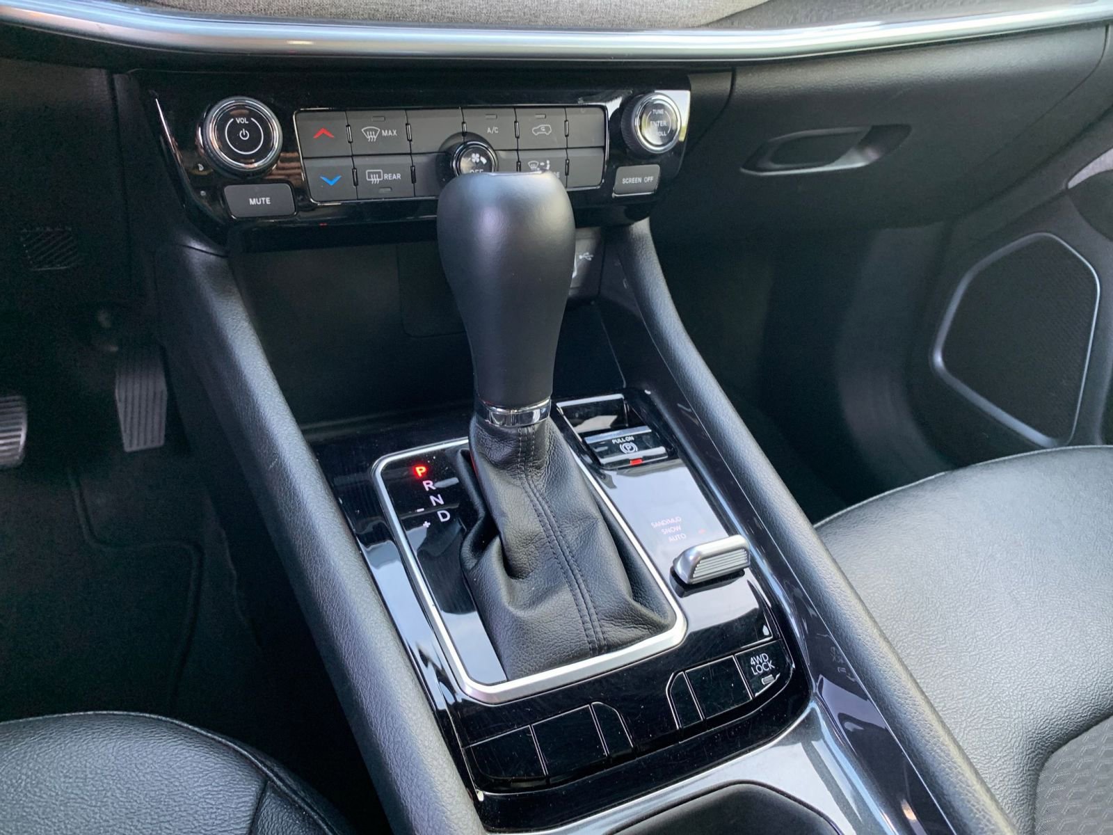 Used 2025 Jeep Compass Latitude image 40