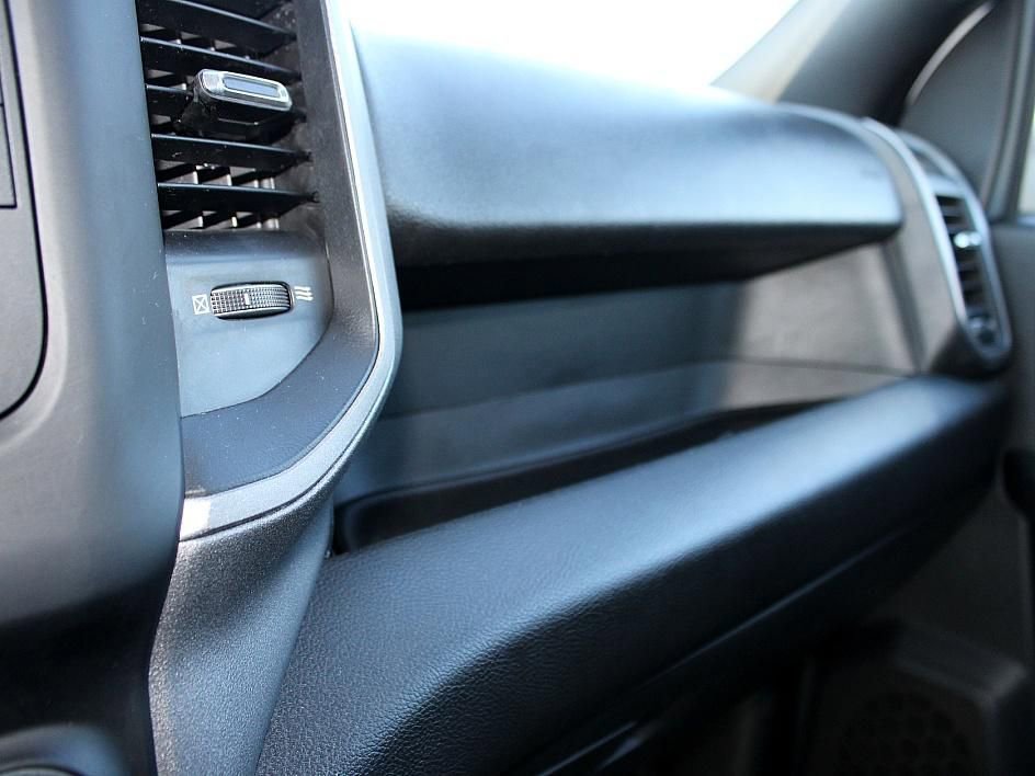 Used 2024 RAM 2500 Tradesman w/ Chrome Appearance Group image 21