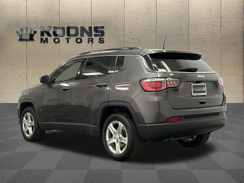 Used 2023 Jeep Compass Latitude AWD/4WD image 5
