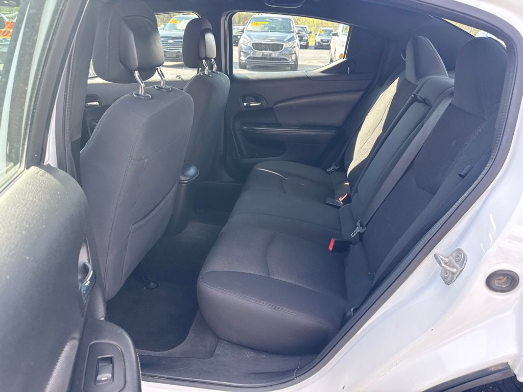 Used 2013 Dodge Avenger SXT image 10