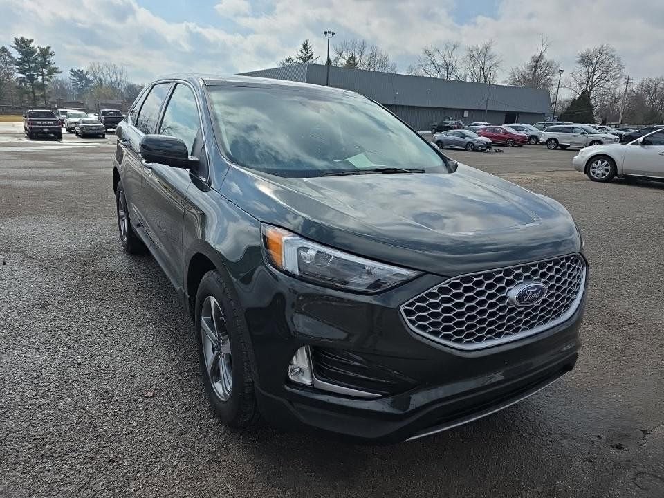 Certified 2024 Ford Edge SEL w/ Convenience Package image 2