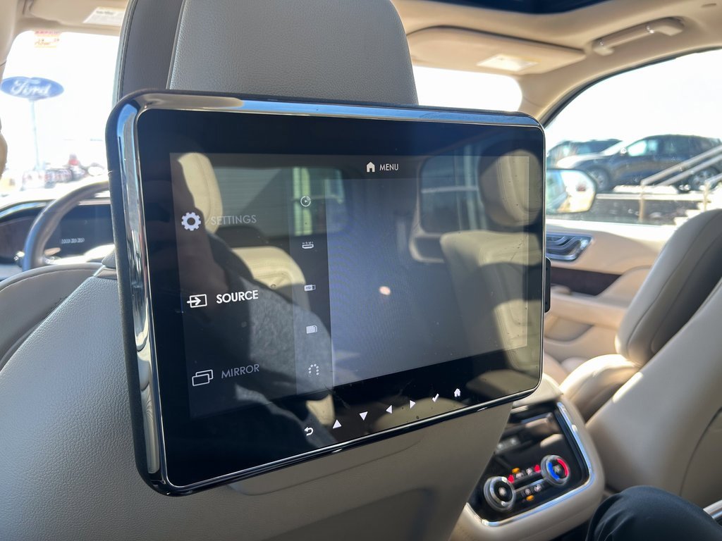 Used 2020 Lincoln Navigator Reserve w/ Luxury Package image 38