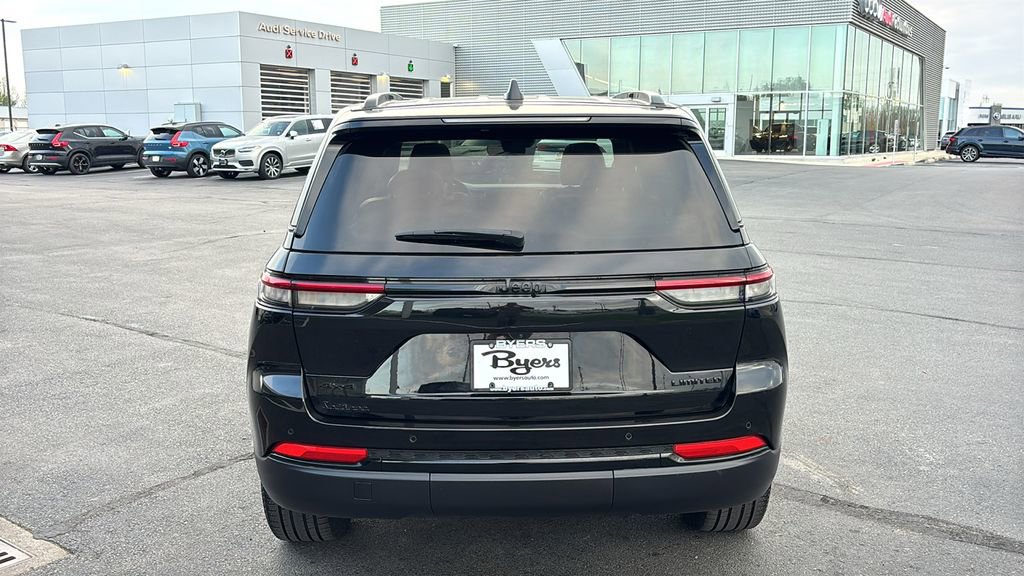Used 2025 Jeep Grand Cherokee Limited w/ Black Appearance Package AWD/4WD image 30