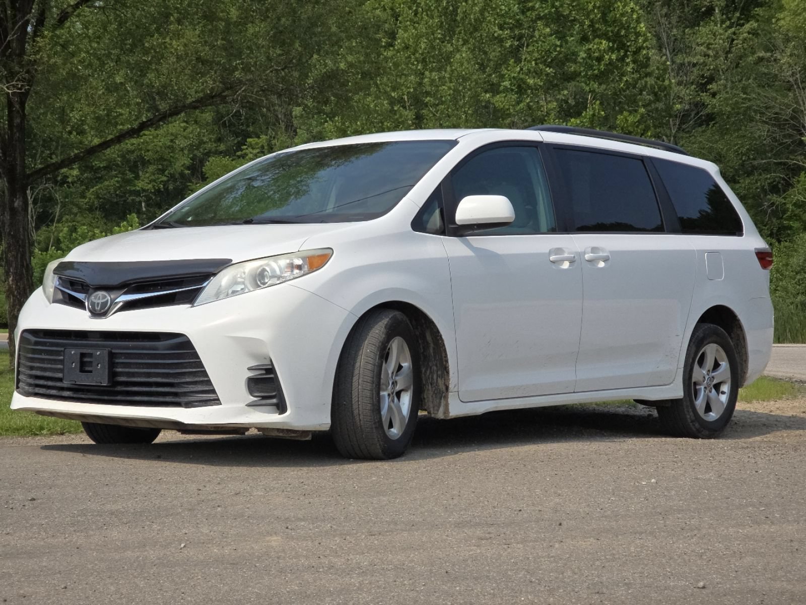 Used 2018 Toyota Sienna LE FWD image 14