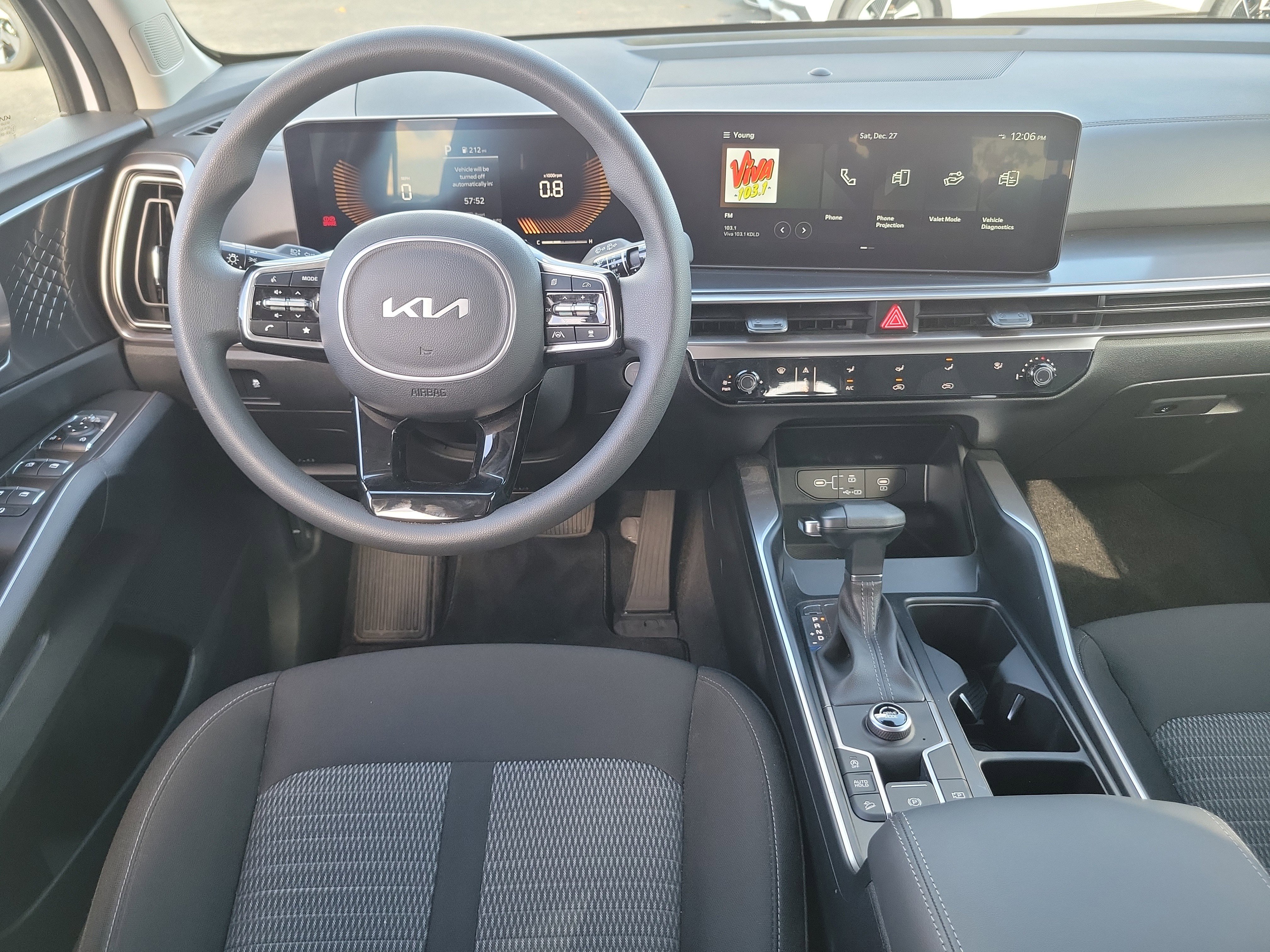 Used 2024 Kia Sorento LX image 7