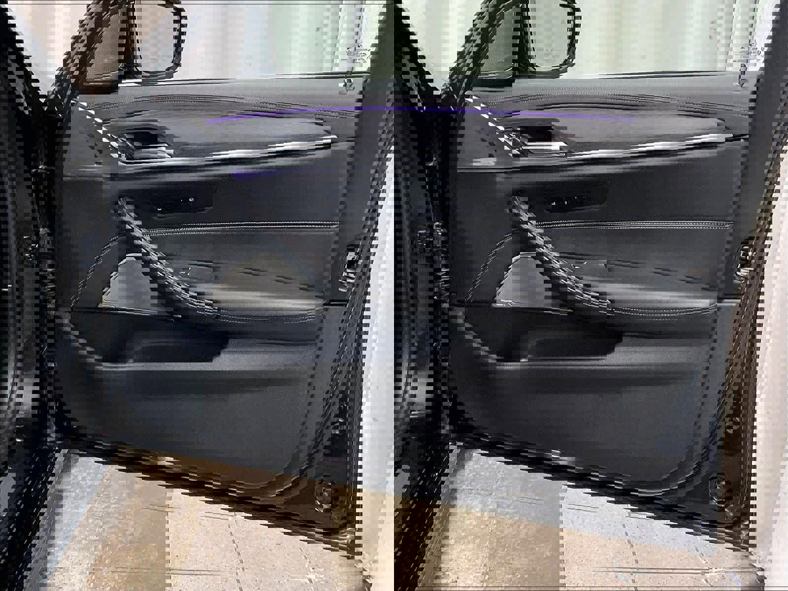 Used 2022 BMW M550i xDrive w/ Executive Package image 12