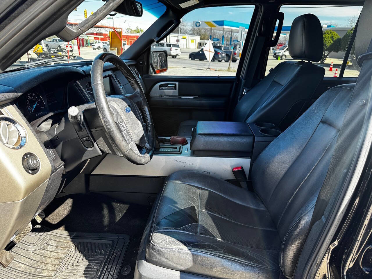 Used 2015 Ford Expedition XLT w/ Equipment Group 202A image 24