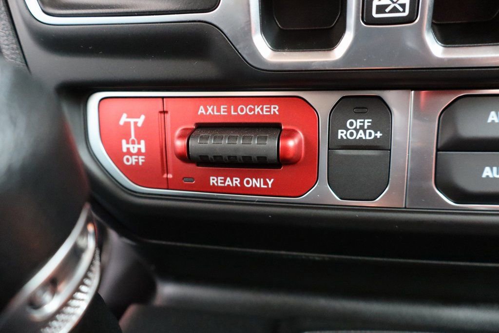 Used 2025 Jeep Gladiator Mojave w/ Convenience Group image 16