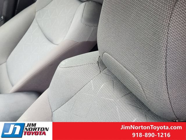 Used 2025 Toyota RAV4 XLE FWD image 15