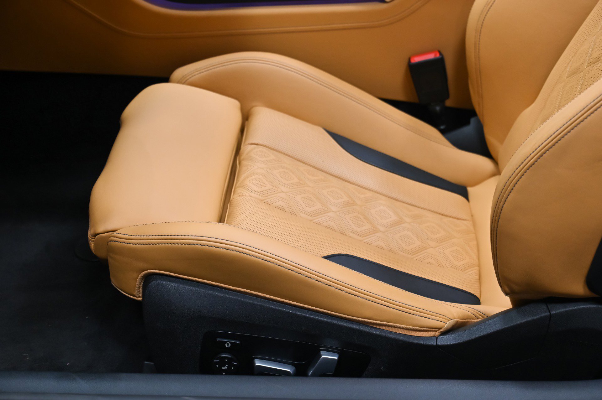 Used 2022 BMW M8 Competition w/ M Driver's Package image 27