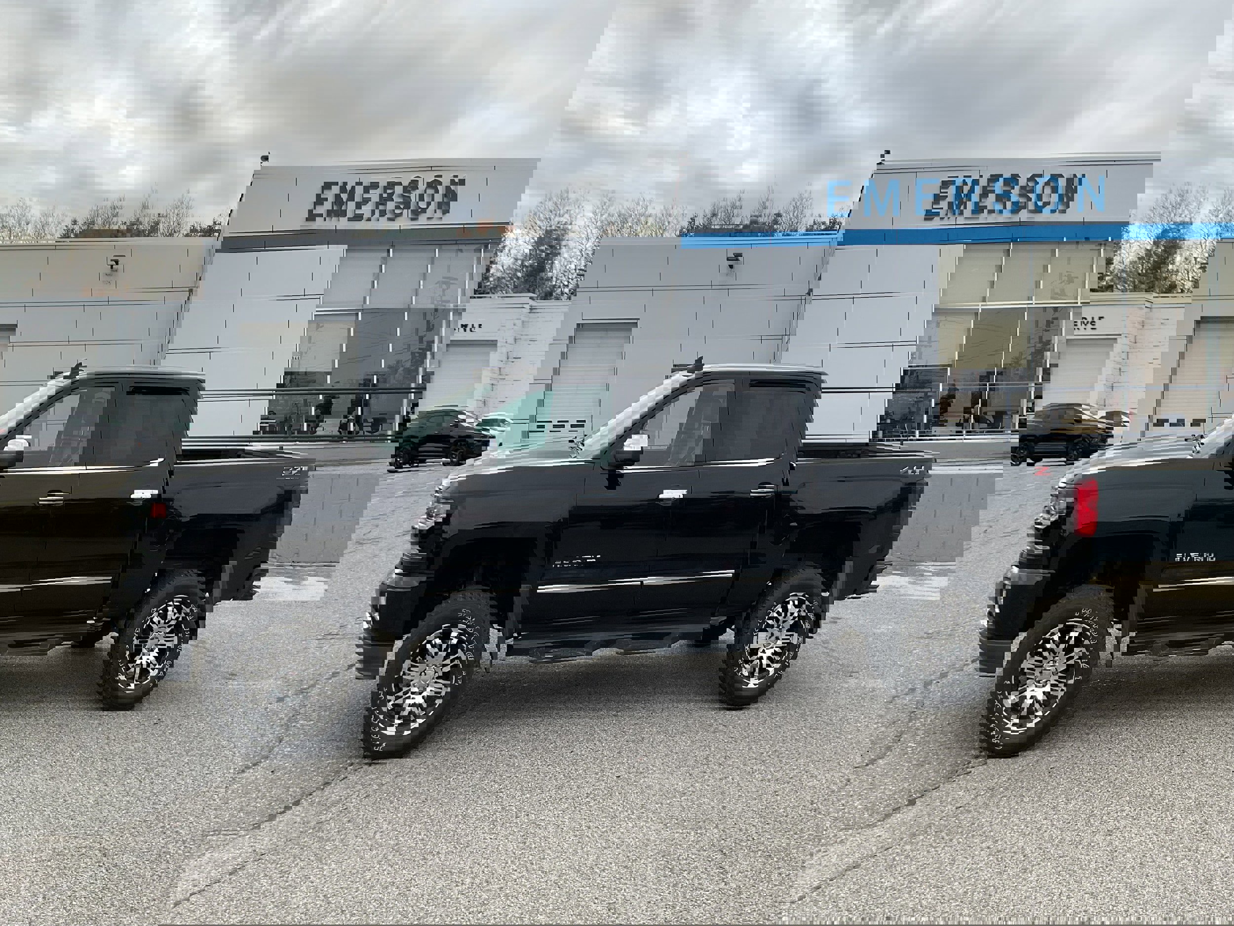 Used 2018 Chevrolet Silverado 1500 LTZ Z71 image 4