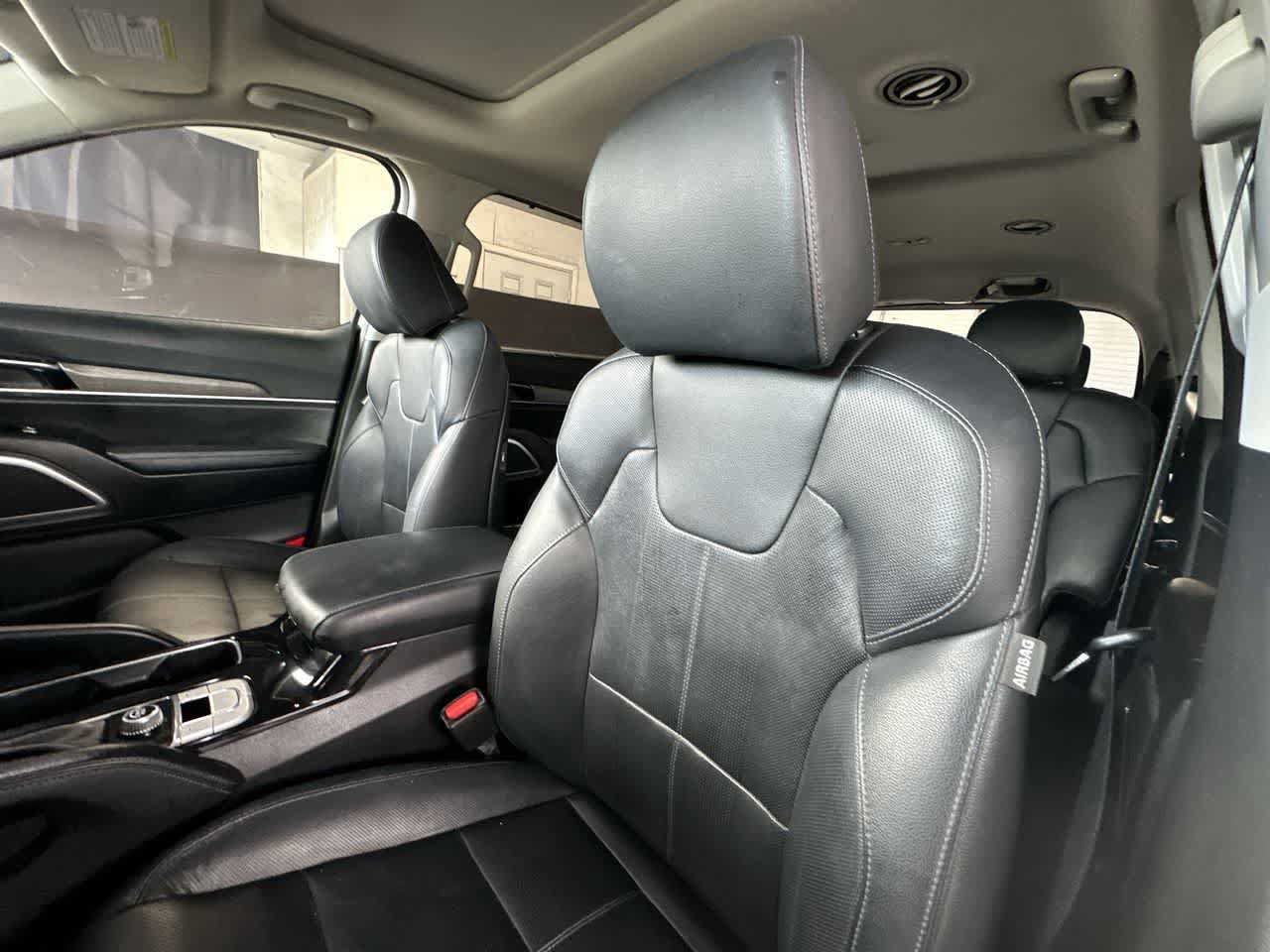Used 2022 Kia Telluride EX w/ EX Premium Package FWD image 14