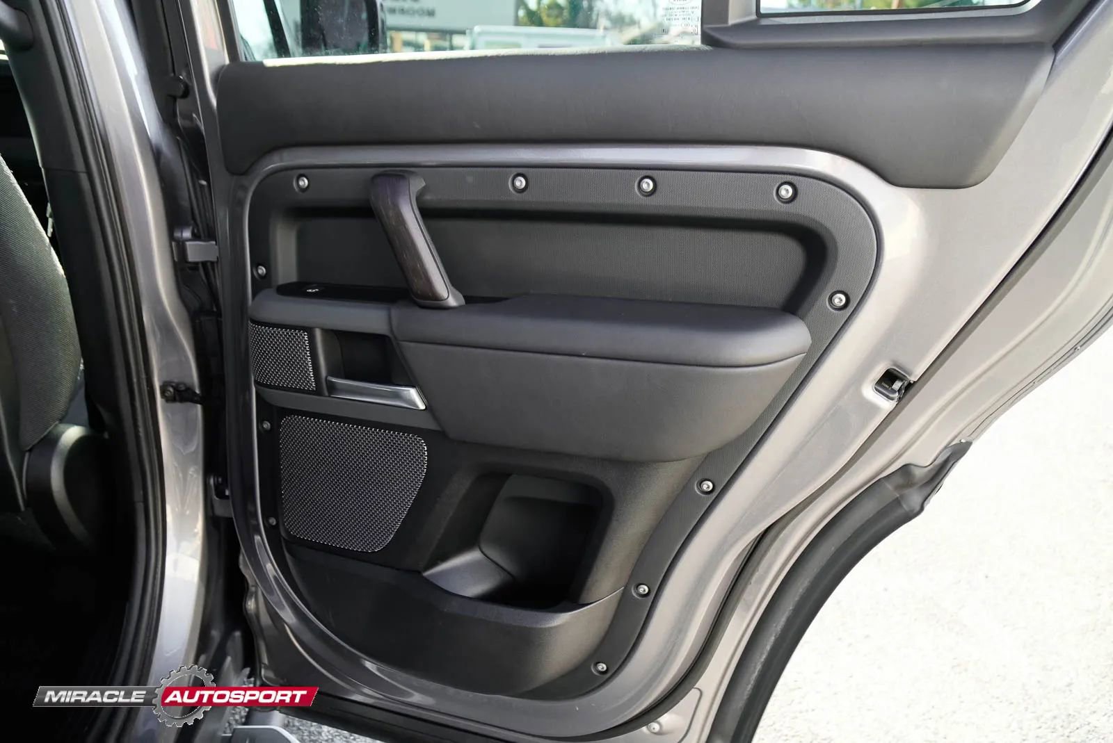 Used 2020 Land Rover Defender 110 X image 33