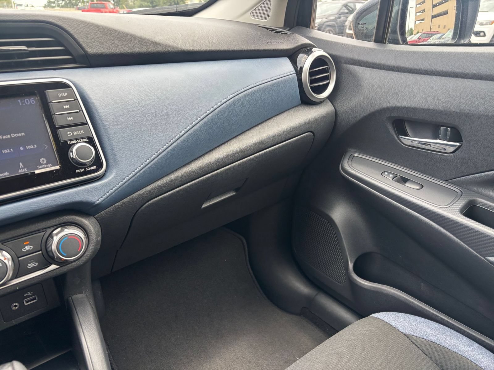Used 2025 Nissan Versa SV FWD image 33