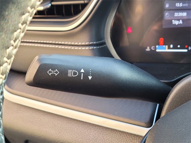 Used 2025 Jeep Grand Cherokee Altitude image 17