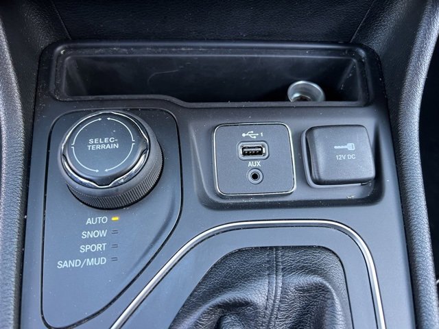 Used 2021 Jeep Cherokee Latitude image 21