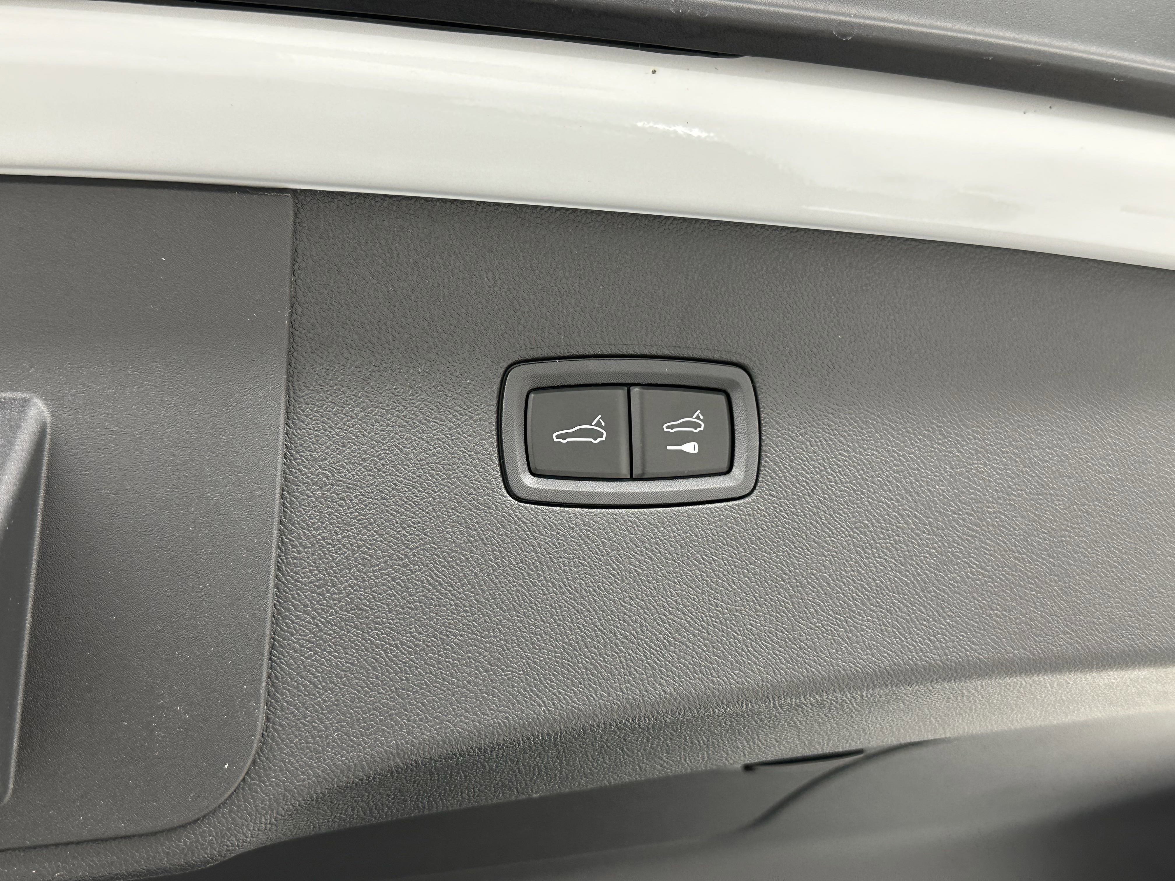 Certified 2025 Porsche Cayenne E-Hybrid image 61