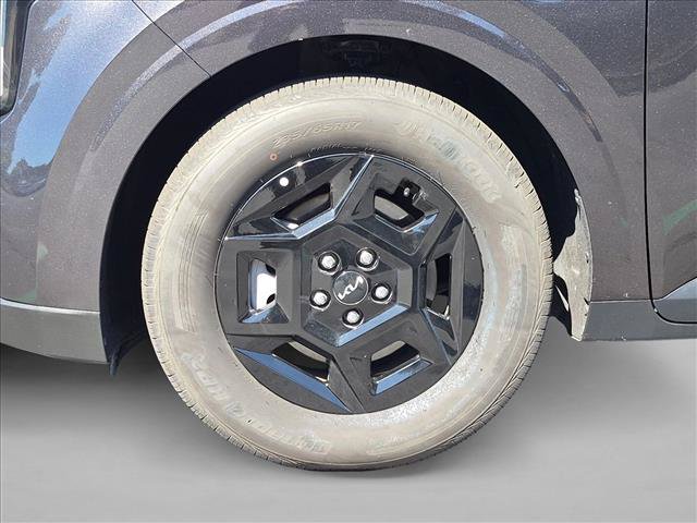 Used 2026 Kia Carnival FWD image 25
