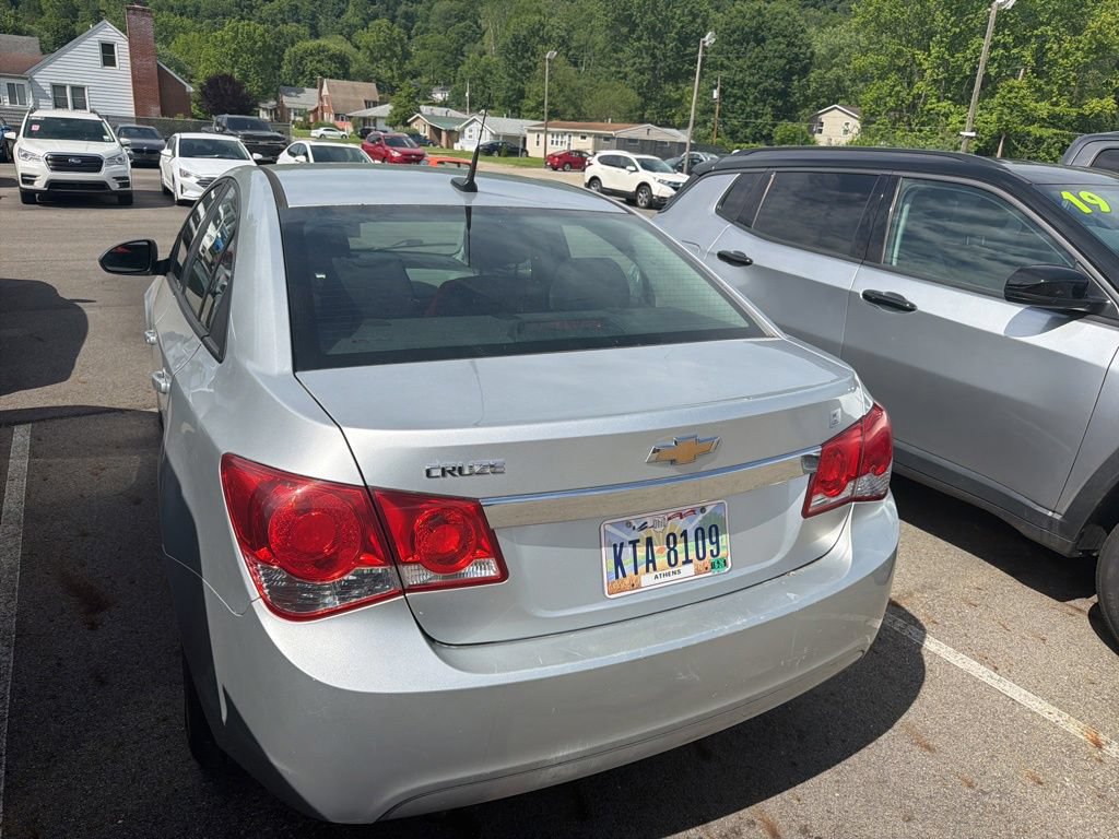 Used 2013 Chevrolet Cruze LS FWD image 5