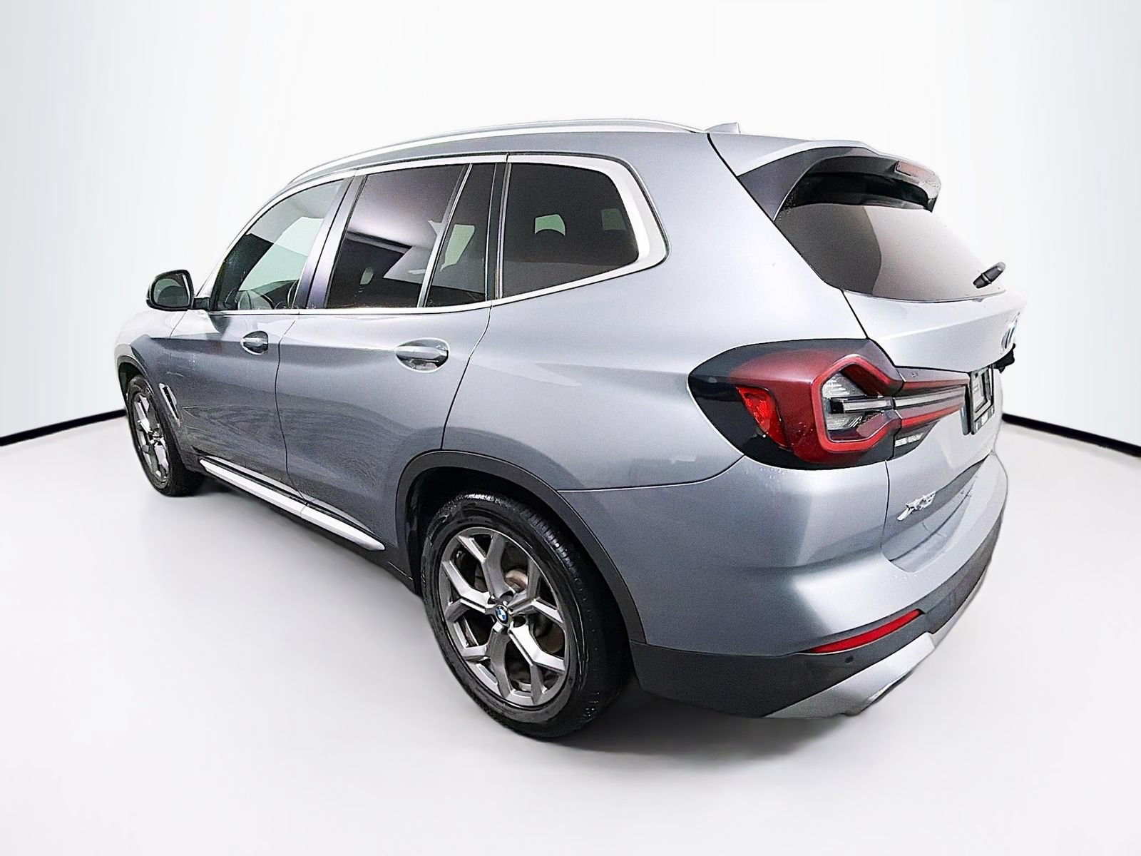 Used 2024 BMW X3 xDrive30i AWD/4WD image 5