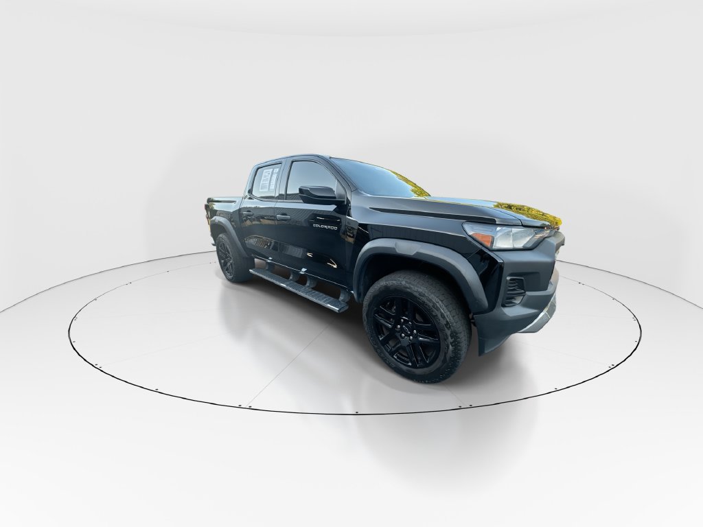 Used 2024 Chevrolet Colorado Trail Boss w/ Advanced Trailering Package AWD/4WD image 2
