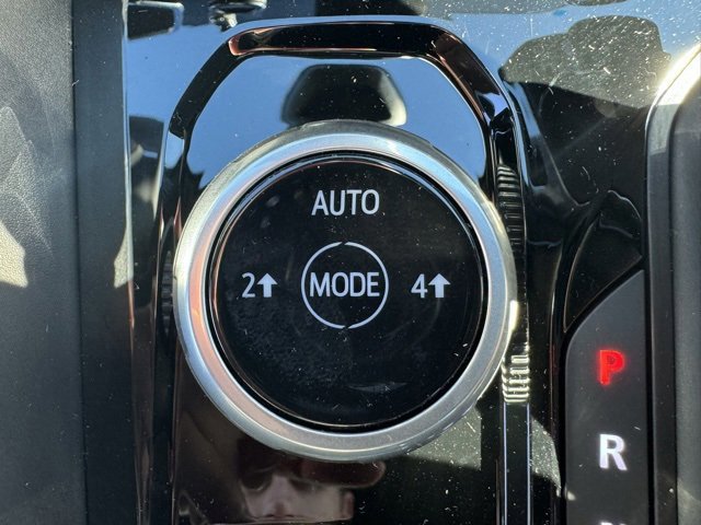 New 2026 GMC Canyon Elevation w/ Convenience Package image 17