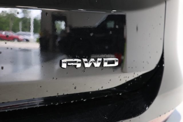 Used 2024 GMC Terrain SLT AWD/4WD image 11