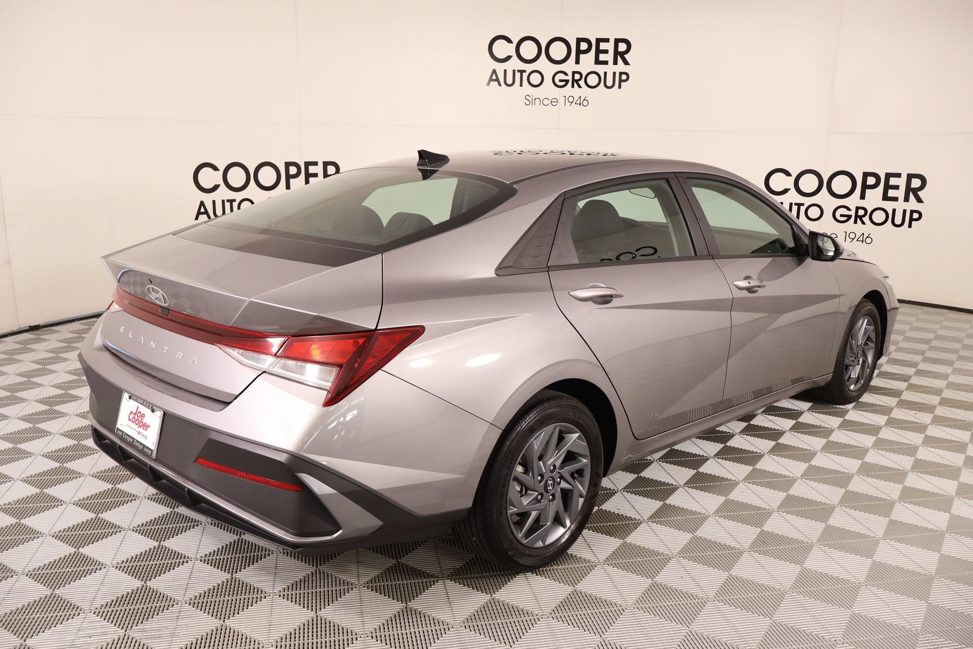 Used 2024 Hyundai Elantra SEL FWD image 19