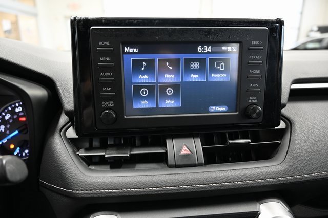 Used 2019 Toyota RAV4 LE image 15